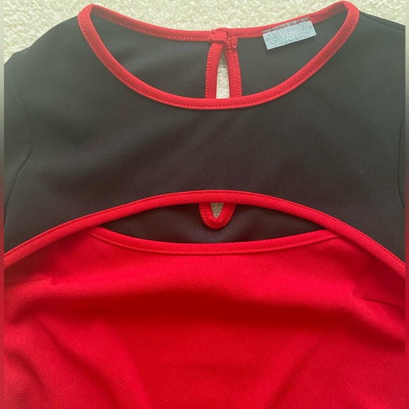 BLACK/RED DETAILED LONG BELL SLEEVE TOP - Picture 9 of 9